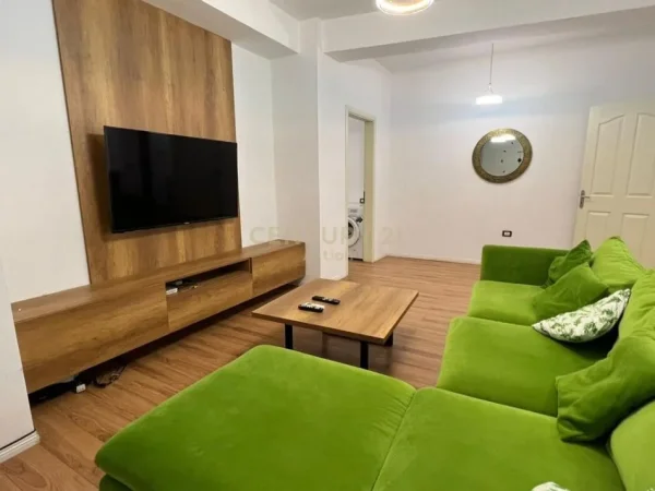 Tirane, shes apartament 2+1 Kati 4, 118 m² 180.000 € (Fabrika e Miellit)