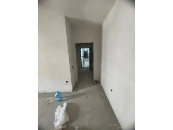 Tirane, shes apartament 2+1 Kati 5, 95 m² 180.000 € (Ish Parku)