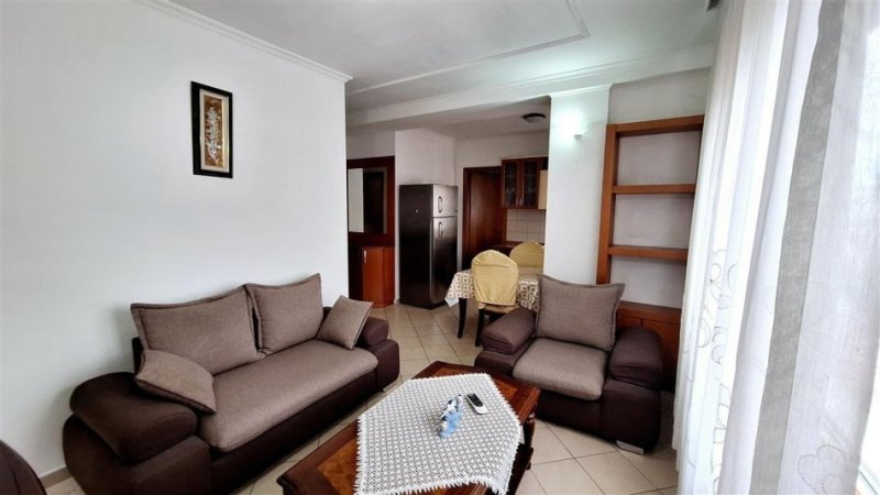 Tirane, jepet me qera apartament 1+1+Ballkon Kati 6, 60 m² 500 € (rruga e barrikadave)
