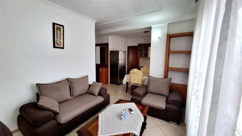 Tirane, jepet me qera apartament 1+1+Ballkon Kati 6, 60 m² 500 € (rruga e barrikadave)