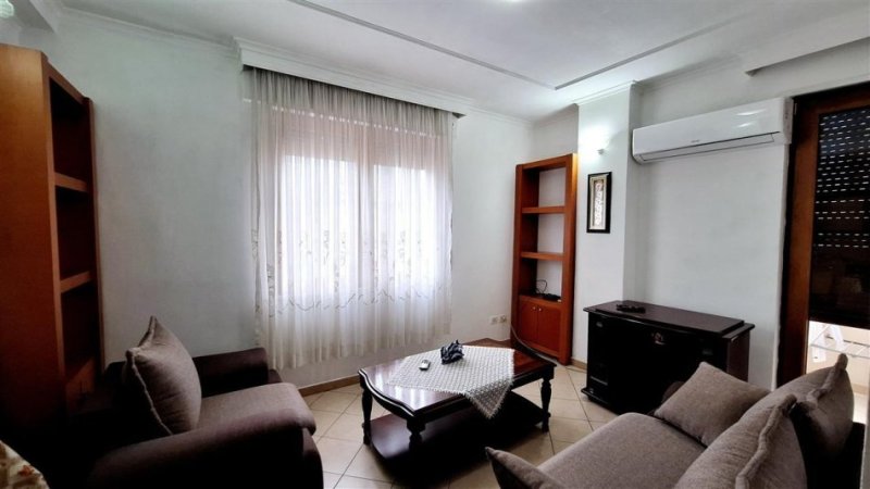 Tirane, jepet me qera apartament 1+1+Ballkon Kati 6, 60 m² 500 € (rruga e barrikadave)