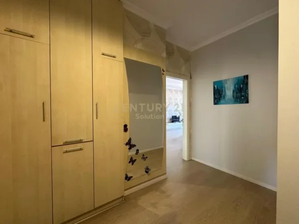 Tirane, jepet me qera apartament 3+1+Ballkon Kati 9, 133 m² 551 € (Rruga Aleksandri Madh)