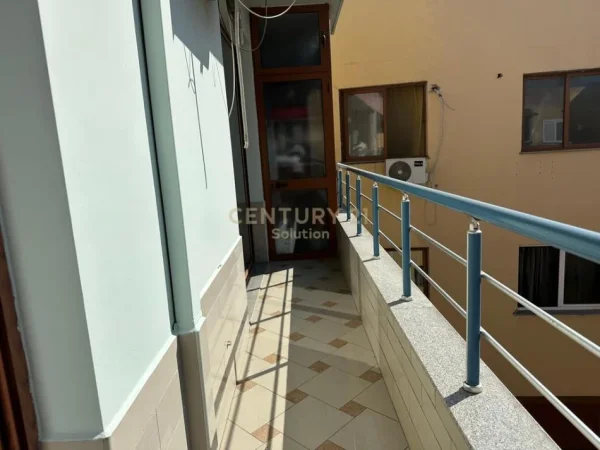 Tirane, jepet me qera apartament 3+1+Ballkon Kati 9, 133 m² 551 € (Rruga Aleksandri Madh)