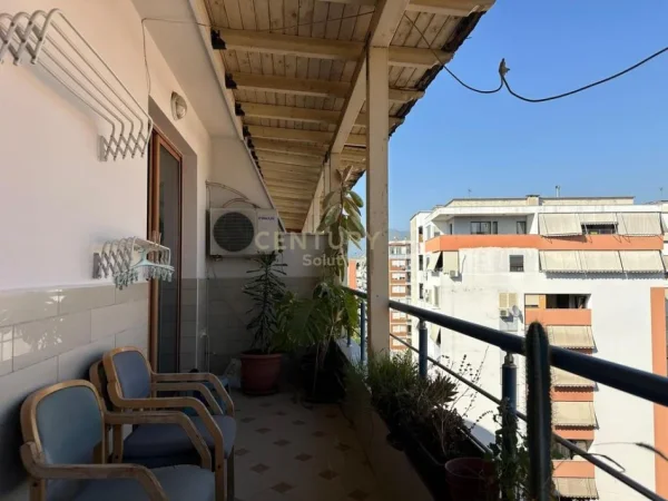 Tirane, jepet me qera apartament 3+1+Ballkon Kati 9, 133 m² 551 € (Rruga Aleksandri Madh)
