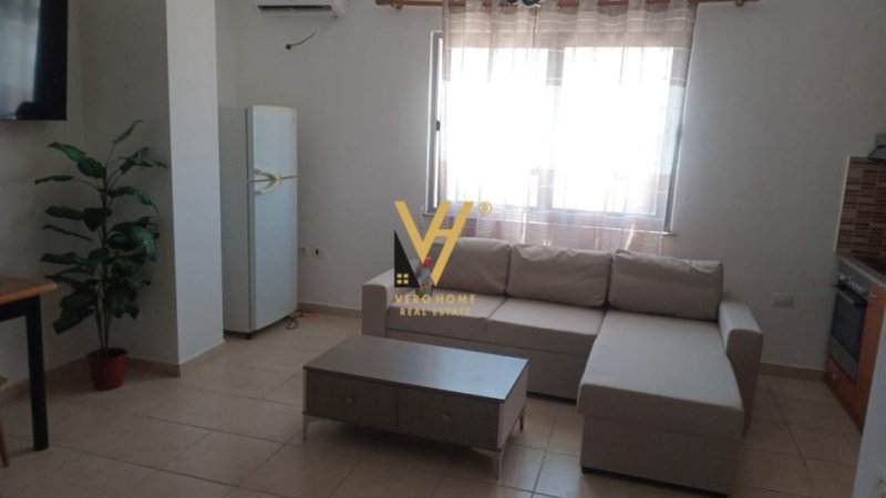 Tirane, jepet me qera apartament 2+1+Ballkon Kati 9, 85 m² 500 € (ASTIR)