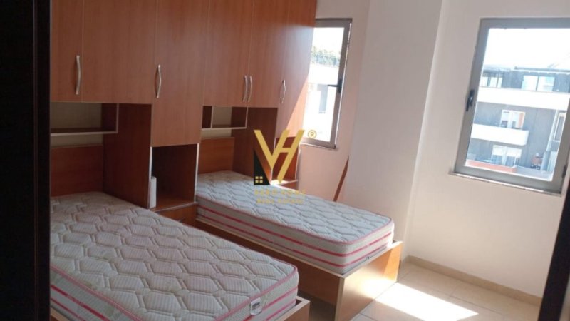 Tirane, jepet me qera apartament 2+1+Ballkon Kati 9, 85 m² 500 € (ASTIR)