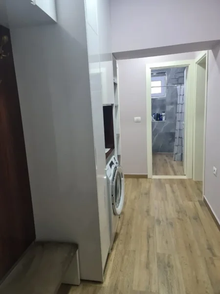 Tirane, shitet apartament 2+1+Ballkon Kati 4, 108 m² 191.002 € (Rruga Muhamet Gjollesha)
