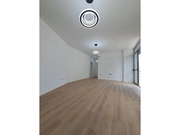 Tirane, shitet apartament 2+1 Kati 5, 90 m² 235.000 € (Komuna e Parisit)