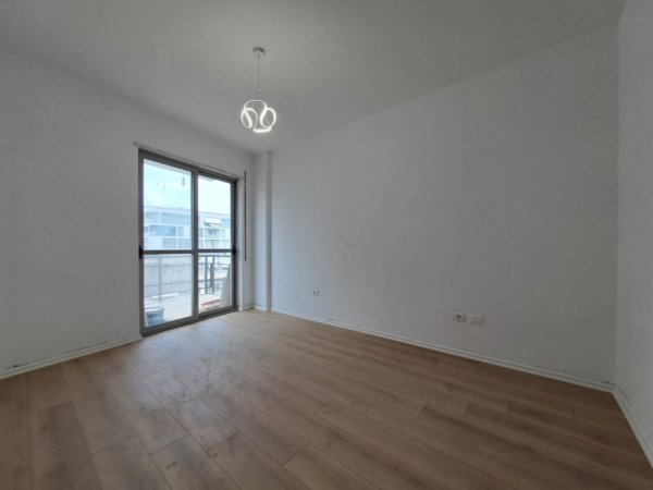 Tirane, shitet apartament 2+1 Kati 5, 90 m² 235.000 € (Komuna e Parisit)
