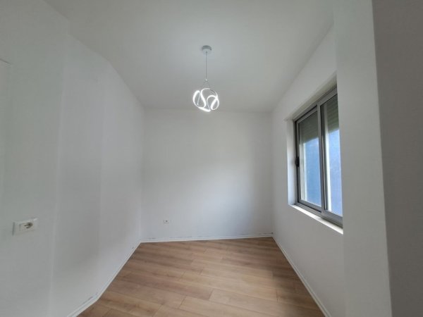 Tirane, shitet apartament 2+1 Kati 5, 90 m² 235.000 € (Komuna e Parisit)