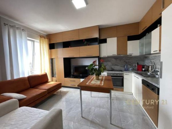 Tirane, shitet apartament 1+1+BLK Kati 6, 57 m² 83.000 Euro (ish Fusha e aviacionit)