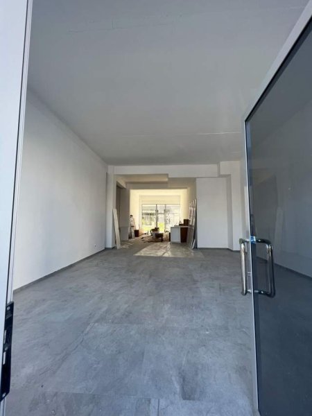 Tirane, jepet me qera dyqan Kati 0, 280 m² 4.480 Euro (Robert Shwarc)
