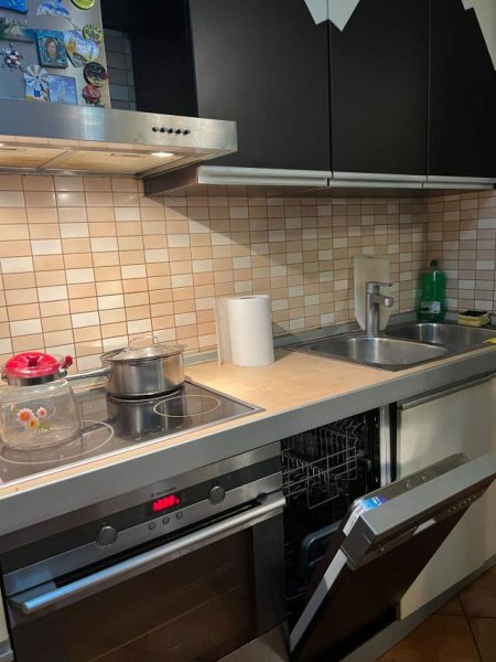Tirane, jap me qera apartament 2+1+BLK Kati 3, 97 m² 700 Euro (Sheshi Willson, Posta Numer 8)