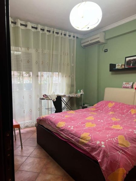 Tirane, jap me qera apartament 2+1+BLK Kati 3, 97 m² 700 Euro (Sheshi Willson, Posta Numer 8)