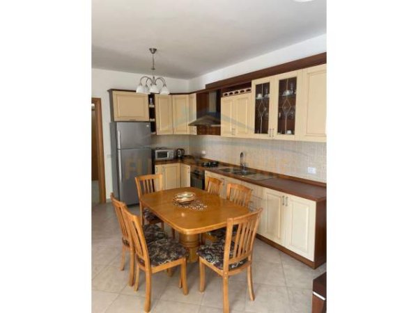 Tirane, shitet apartament 2+1+BLK Kati 5, 104 m² 95.000 Euro (Unaza e Re)