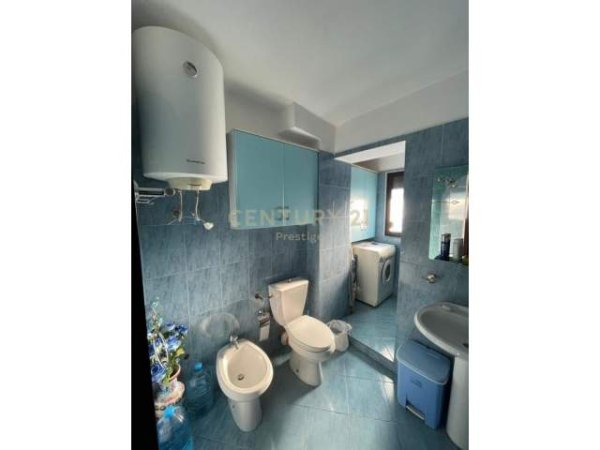Tirane, shitet apartament 2+1 Kati 4, 68 m² 95.000 Euro (Pazari i Ri)
