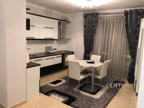 Tirane, jepet me qera apartament 2+1+BLK Kati 6, 95 m² 400 Euro (ASTIR)