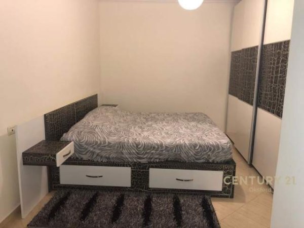 Tirane, jepet me qera apartament 2+1+BLK Kati 6, 95 m² 400 Euro (ASTIR)