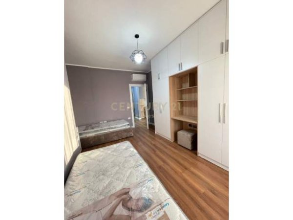 Tirane, jepet me qera apartament 2+1+A Kati 7, 107 m² 500 Euro (ASTIR)