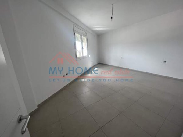 Tirane, jepet me qera zyre Kati 5, 75 m² 350 Euro (brryli)