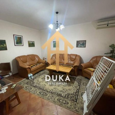 Tirane, jepet me qera apartament 1+1+A Kati 1, 50 m² 30.000 Leke