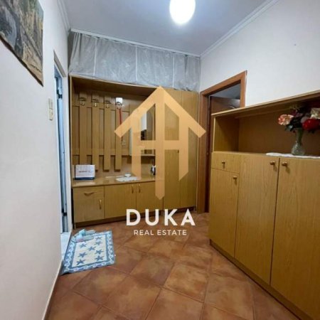Tirane, jepet me qera apartament 1+1+A Kati 1, 50 m² 30.000 Leke