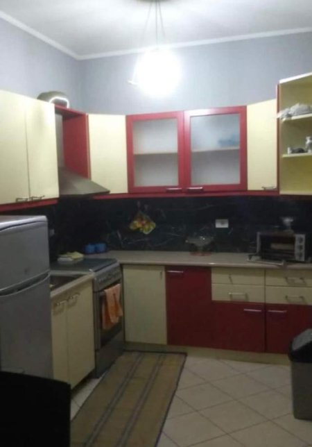 Tirane, jepet me qera apartament 1+1 Kati 8, 70 m² 350 Euro (Don Bosko)