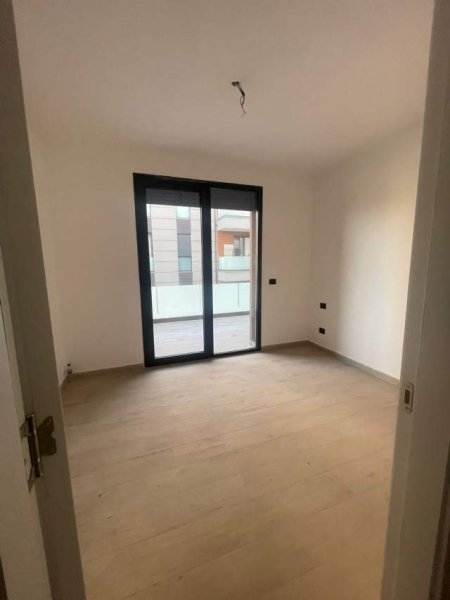 Tirane, shitet apartament 1+1 Kati 0, 75 m² 135.000 Euro (Prane Teg)