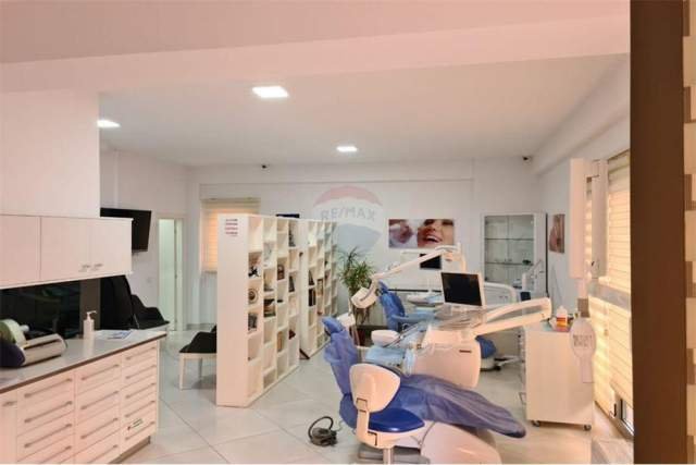 Tirane, shitet ambjent biznesi Kati 1, 75 m² 25.000 Euro (Rruga e Kavajes)