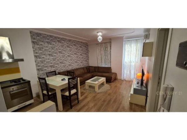 Tirane, jepet me qera apartament 1+1+BLK Kati 1, 50 m² 450 Euro (Rruga e Barrikadave)