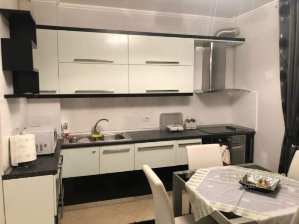 Tirane, jepet me qera apartament 2+1+BLK Kati 6, 95 m² 400 Euro (Astir)