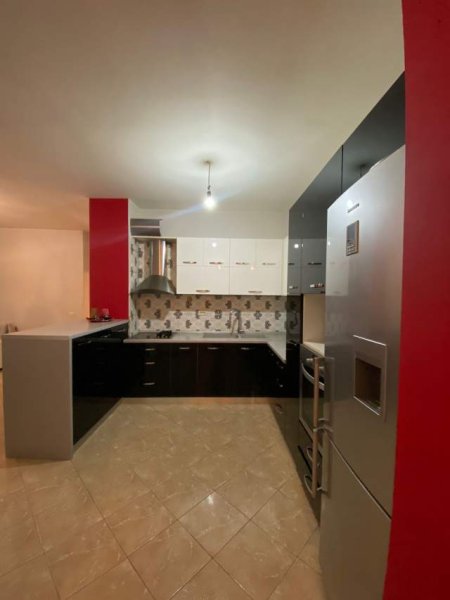 Tirane, jepet me qera apartament 2+1+BLK Kati 6, 100 m² 40.000 Leke (Rruga 3 Deshmoret)