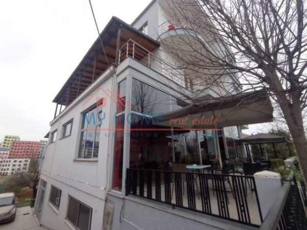 Tirane, jepet me qera magazine Kati 1, 200 m² 800 Euro (ali demi)