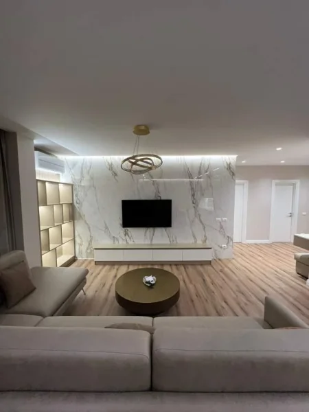 Tirane, jepet me qera apartament 3+1+A+BLK Kati 10, 130 m² 1000 Euro (Astir)