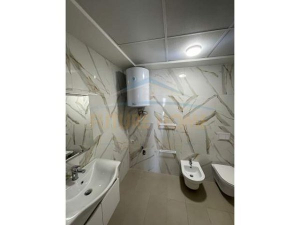 Tirane, jepet me qera apartament 2+1+BLK Kati 9, 85 m² 4.500 Euro (mine peza)