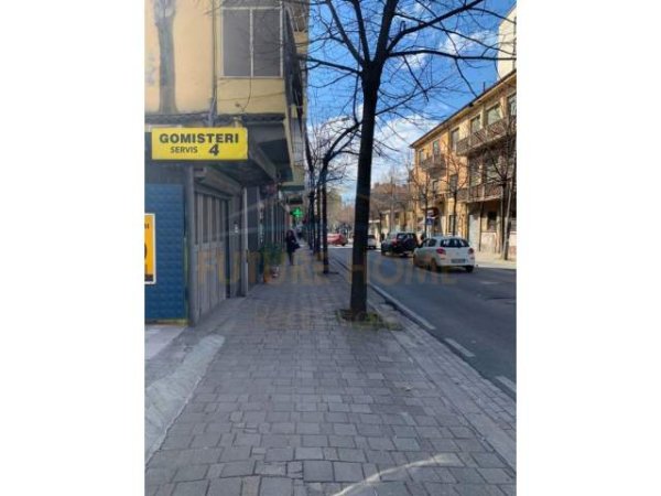 Tirane, shes truall 270 m² 370.000 Euro (Pazari i Ri)
