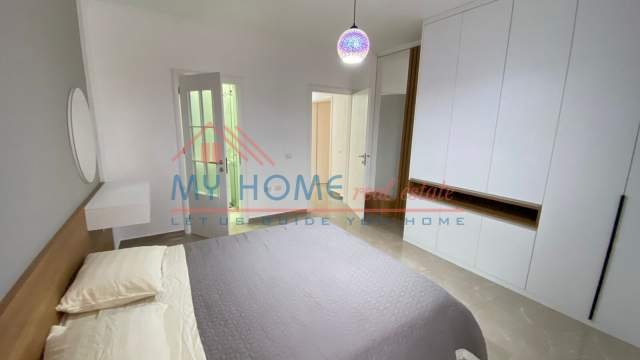 Tirane, jepet me qera apartament 2+1+BLK Kati 5, 110 m² 1.200 Euro (qender)