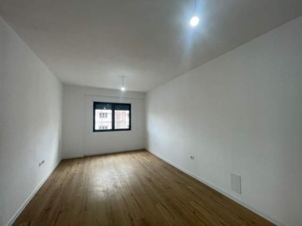 Tirane, jepet me qera apartament 3+1+BLK Kati 7, 400 Euro (Rruga Teodor Keko)
