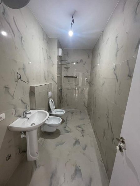 Tirane, jepet me qera apartament 3+1+BLK Kati 7, 400 Euro (Rruga Teodor Keko)