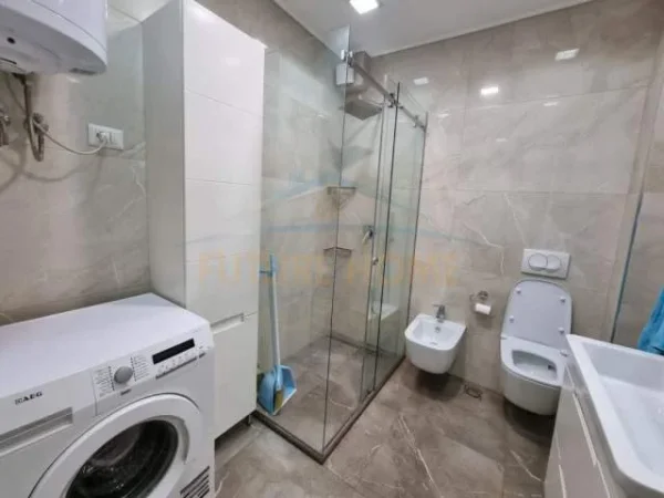 Tirane, jepet me qera apartament 2+1 Kati 5, 108 m² 1.000 Euro (Nente Kateshet)