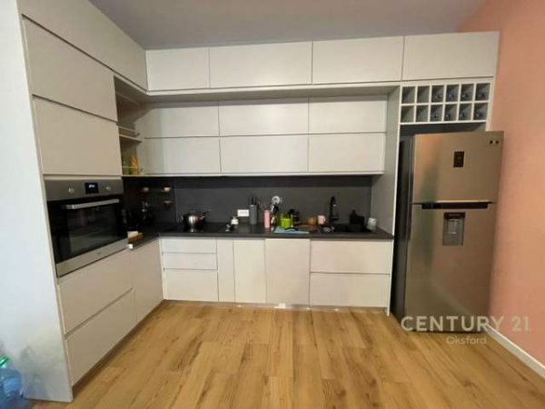 Tirane, shitet apartament 2+1+BLK Kati 5, 100 m² 215.000 Euro (Square 21)