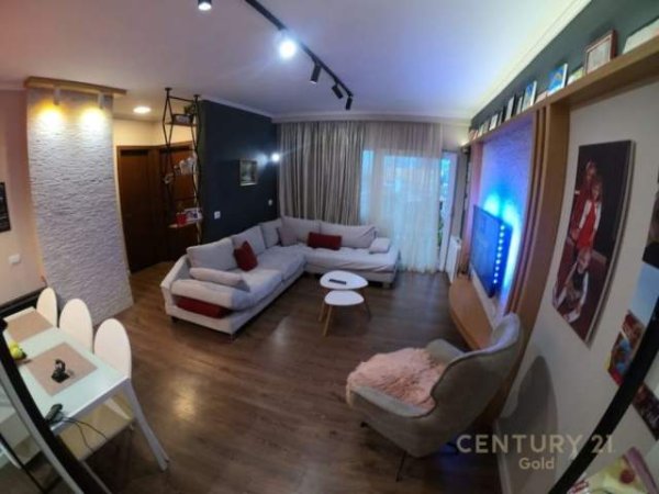Tirane, shitet apartament 2+1+BLK Kati 6, 84 m² 128.000 Euro (ish Fusha e aviacionit)