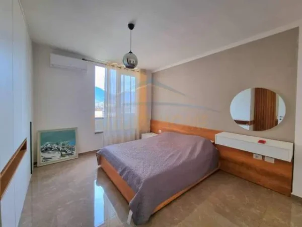 Tirane, jepet me qera apartament 2+1 Kati 5, 108 m² 1.000 Euro (Nente Kateshet)