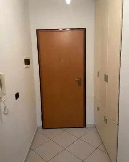 Tirane, jepet me qera apartament Kati 8, 70 m² 500 Euro (Rruga Panorama)