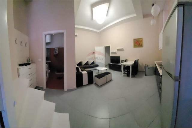 Tirane, jepet me qera apartament duplex 2+1 Kati 1, 103 m² 300 Euro (Fresku)