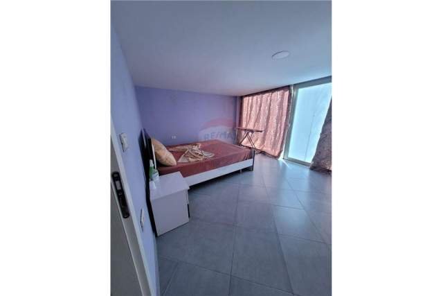 Tirane, jepet me qera apartament duplex 2+1 Kati 1, 103 m² 300 Euro (Fresku)