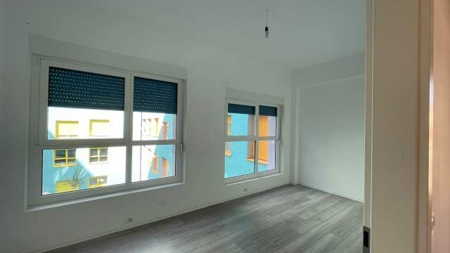 Tirane, jepet me qera apartament 1+1+A+BLK Kati 3, 70 m² 30.000 Leke (ALI DEMI)