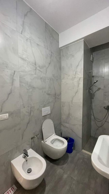 Tirane, jepet me qera apartament 1+1+BLK Kati 3, 56 m² 30.000 Leke (Kompleksi Mangalem)