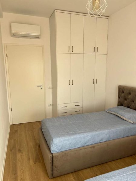 Tirane, jepet me qera apartament 2+1+A+BLK Kati 5, 110 m² 550 Euro