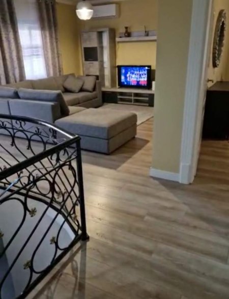 Tirane, jepet me qera Vile 4+1+A+BLK Kati 1, 1.000 Euro